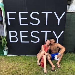 Meet your Posher, Becca